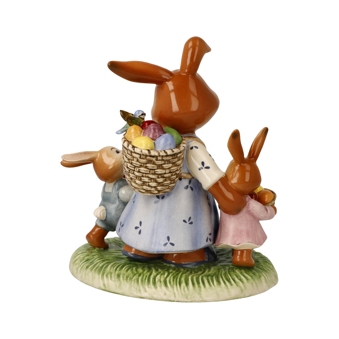 Goebel On Easter Sunday 14.5 cm - Limited edition Easter figurine made of stoneware