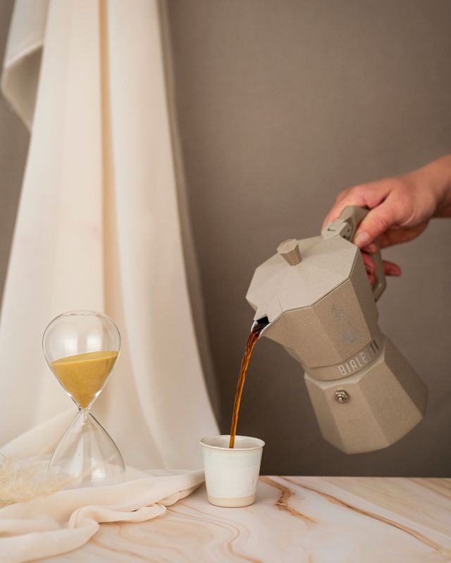 BIA-9077 - Bialetti, Espressokocher Moka Express, Exclusive Induktion, 3 Tassen, cremé