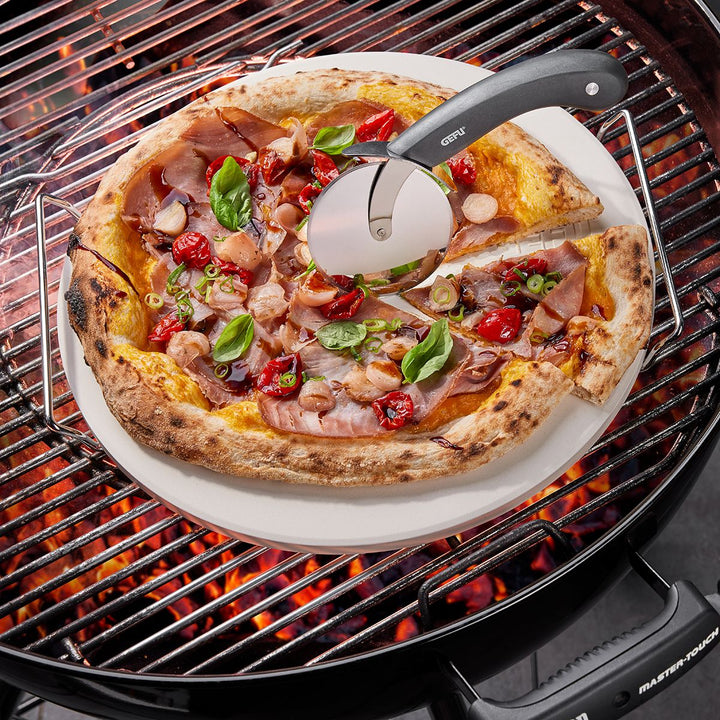 GEF - 14420 - Gefu, Pizzastein mit Gestell + Pizzaschneider Darioso, rund D