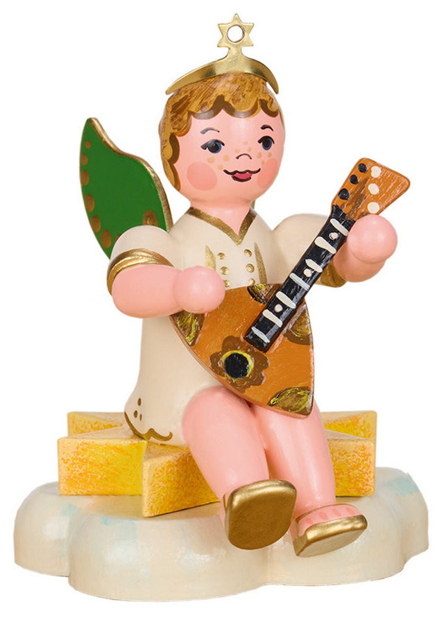HUB - 121h0305 - Hubrig Volkskunst 'Anděl chlapec s balalajkou - sedící - 6,5 cm' 2025