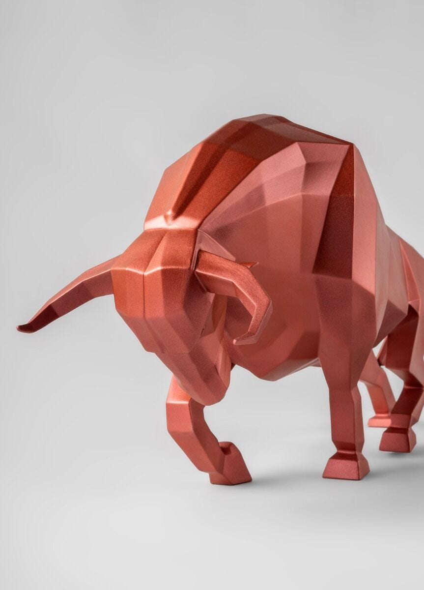 010 - 09729 - LLADRO® Bull Sculpture. Metallic red, 24x50cm 01009729