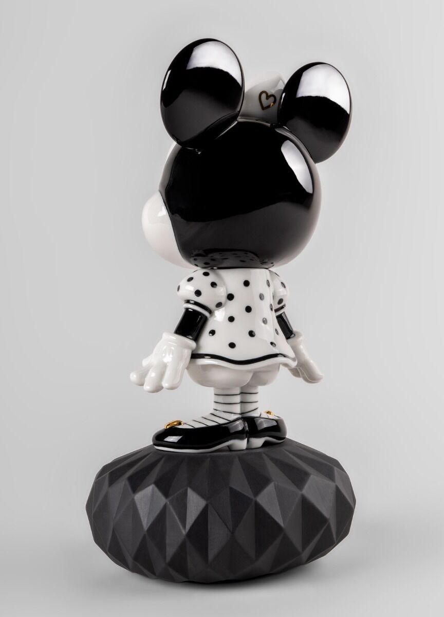 010 - 09707 - LLADRO® - Minnie in black and white Sculpture 31cm 01009707