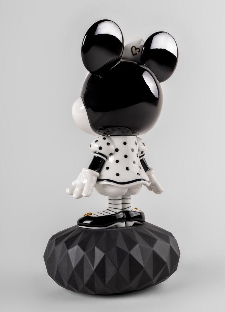 010 - 09707 - LLADRO® - Minnie in black and white Sculpture 31cm 01009707