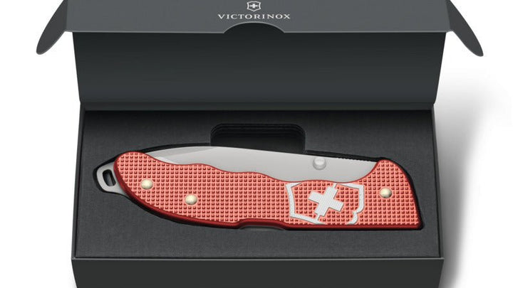 VX0.9415.L25 - Victorinox Evoke, Alox Limited Edition 2025, Stone Red