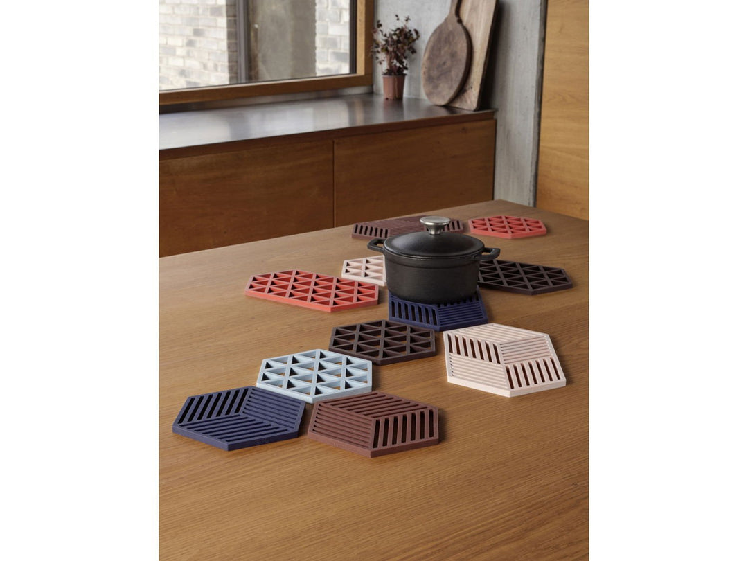 F&amp;H-36550 - Zone Denmark, Coaster Hexagon, Burgundy, 16 x 14 x 0.9 cm
