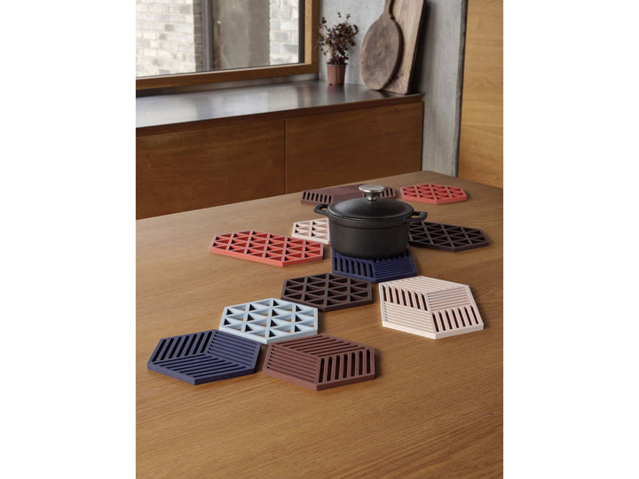 F&amp;H-36550 - Zone Denmark, Coaster Hexagon, Burgundy, 16 x 14 x 0.9 cm