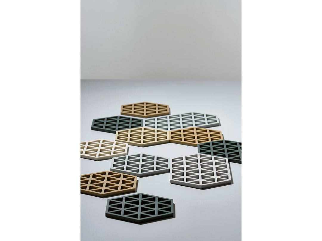 F&amp;H-331284 - Zone Denmark, Triangles Coasters, birch, 16 x 14 x 0.9 cm