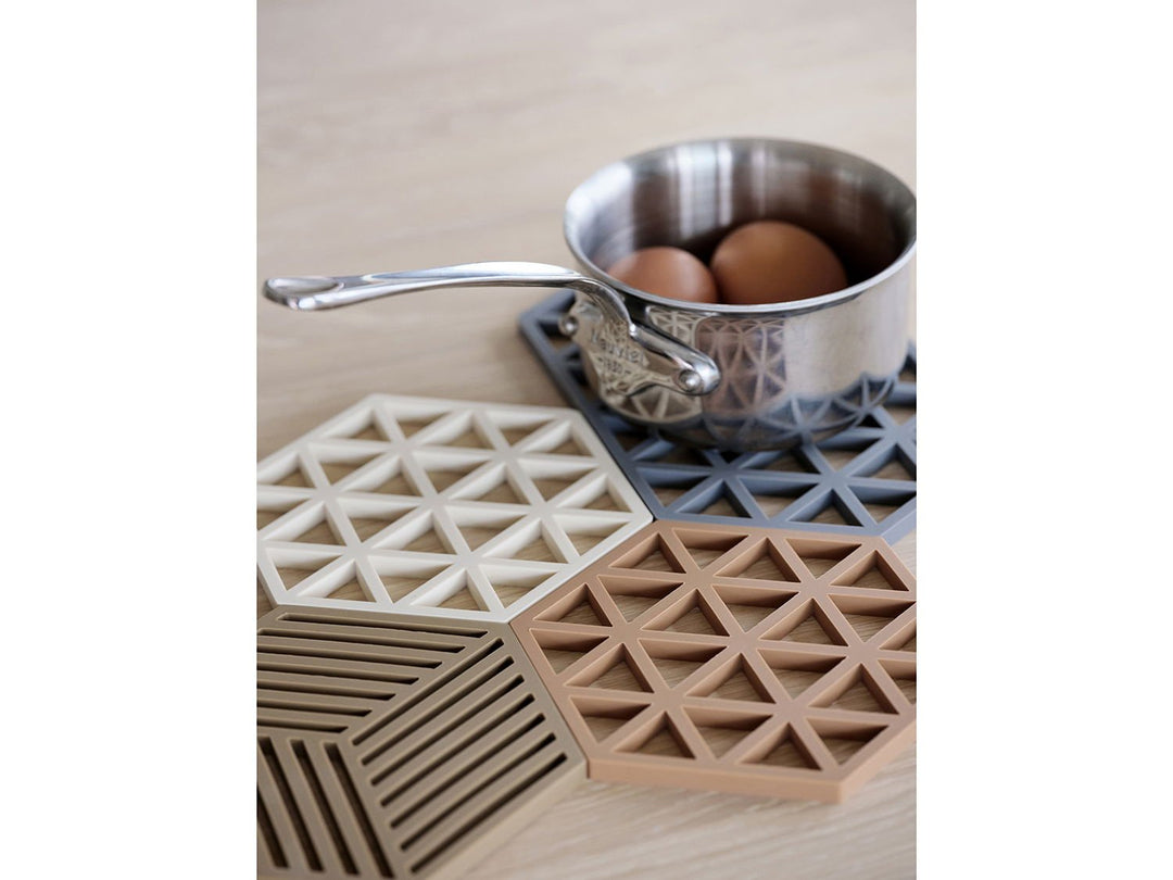 F&amp;H-331284 - Zone Denmark, Triangles Coasters, birch, 16 x 14 x 0.9 cm