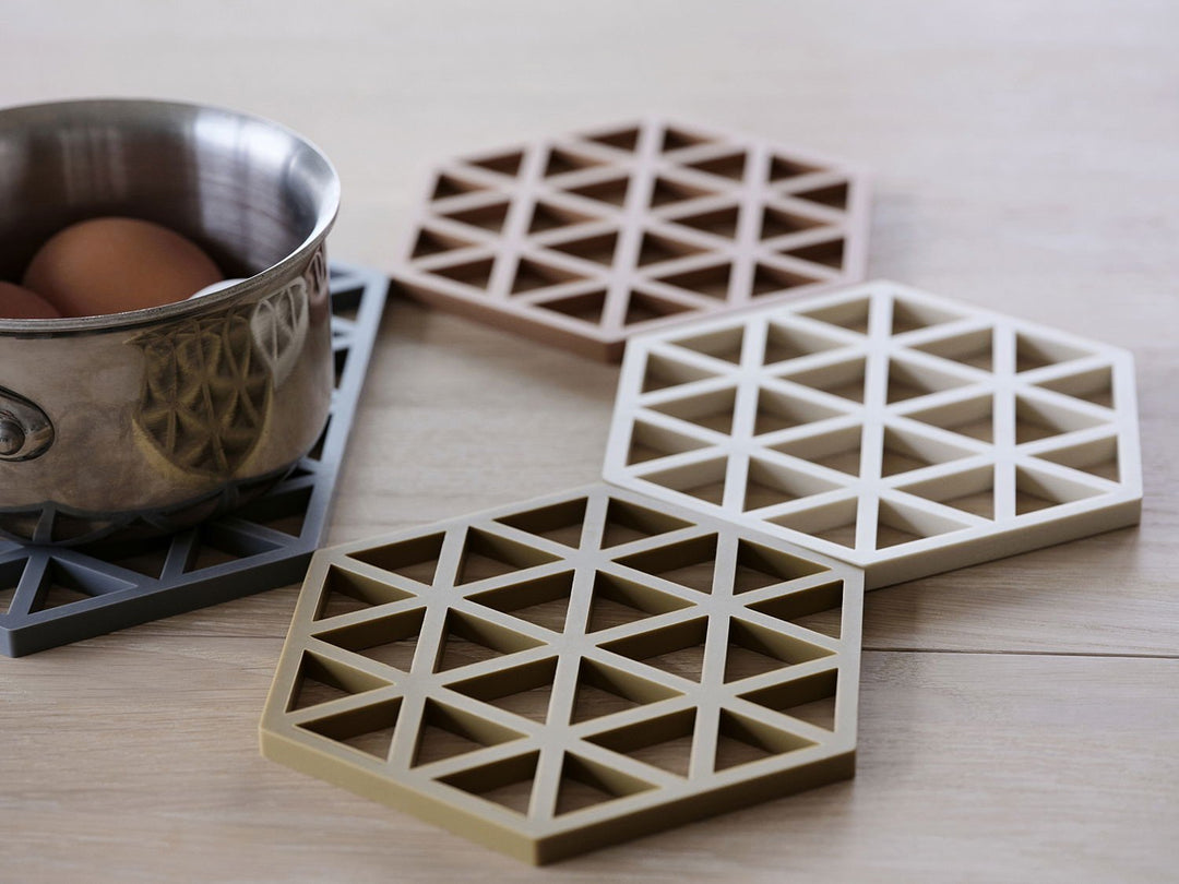 F&amp;H-331284 - Zone Denmark, Triangles Coasters, birch, 16 x 14 x 0.9 cm