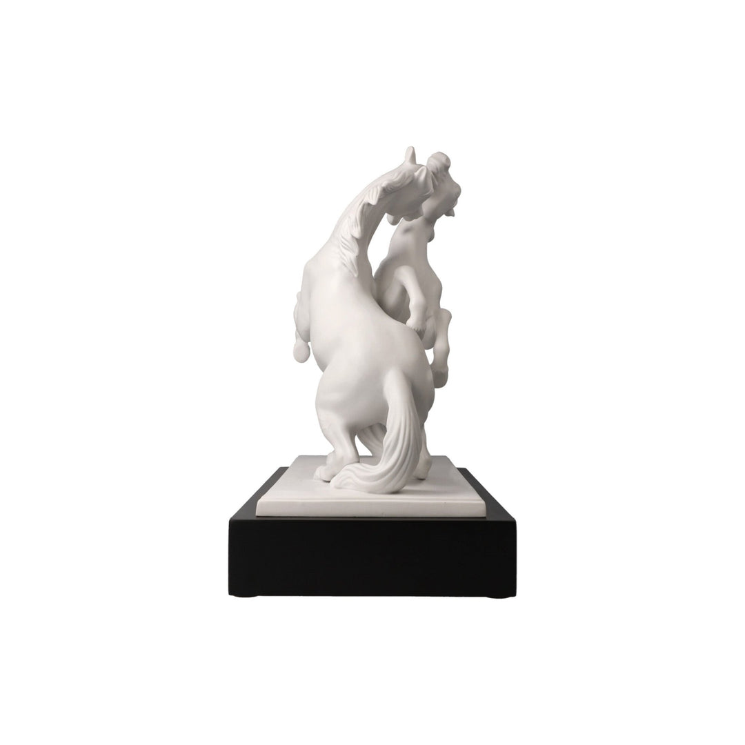 30800021 - Goebel Studio 8 LArt dObjets &