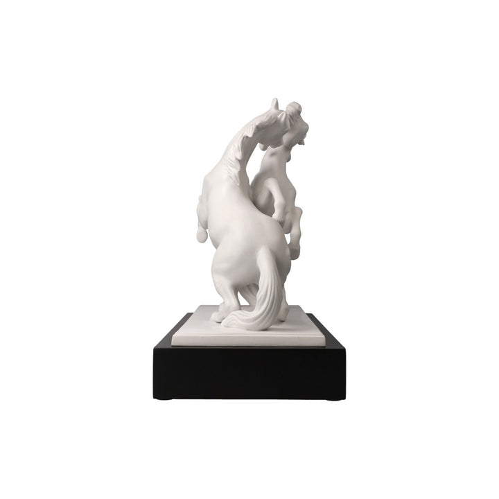 30800021 - Goebel Studio 8 LArt dObjets &