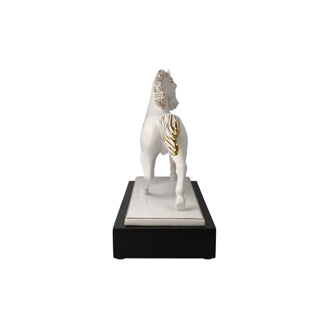 30800041 - Goebel Studio 8 LArt dObjets &