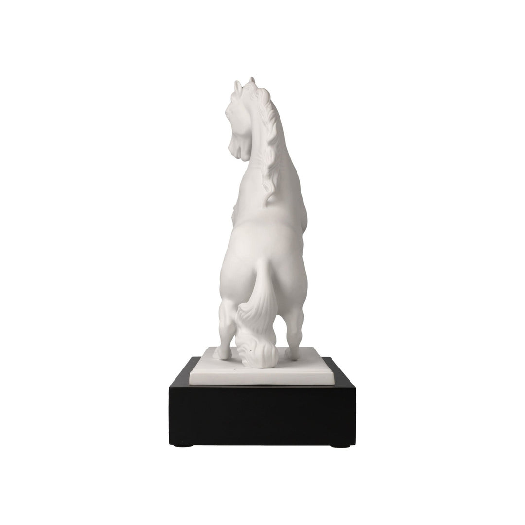 30800031 - Goebel Studio 8 LArt dObjets &