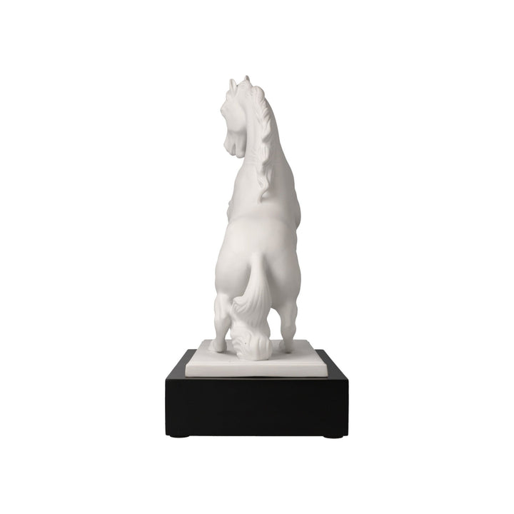 30800031 - Goebel Studio 8 LArt dObjets &