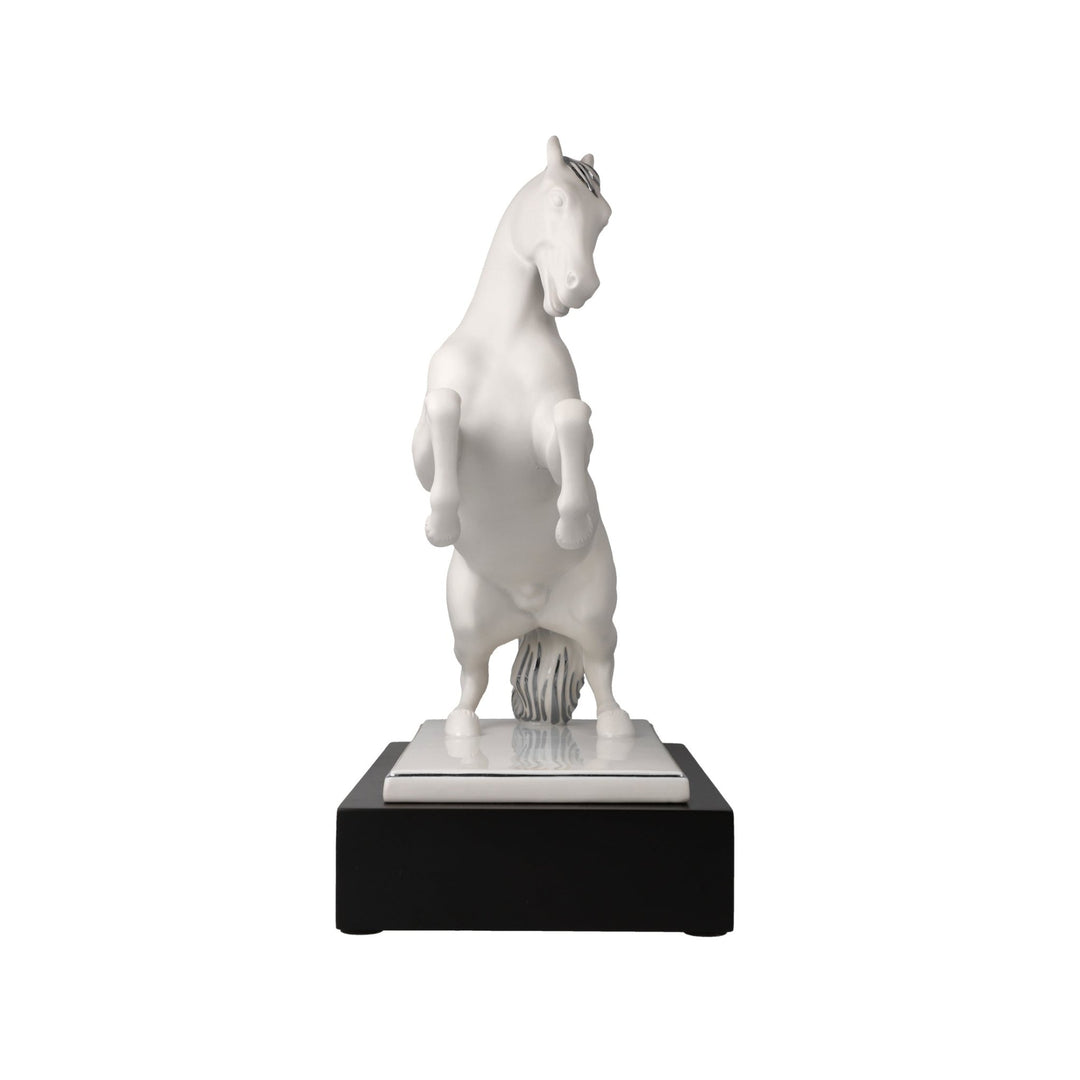 30800091 - Goebel Studio 8 LArt dObjets &
