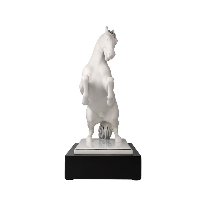 30800091 - Goebel Studio 8 LArt dObjets &