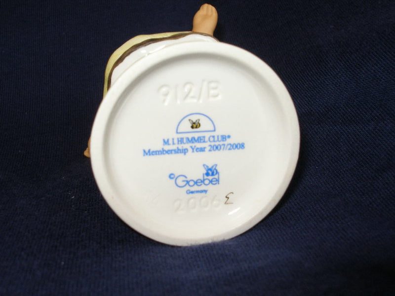 01 - 912 - 10 - 4 - Hummel Ringel Reihen Liesl Hum 912/B MIH Club Figur