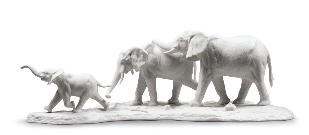 010 - 09295 - LLADRO® Figur »WIR TRETEN IN DEINE FUSSSTAPFEN (WEISS) « 01009295